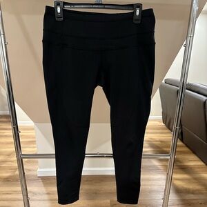 Black Athleta cropped Leggings Size Medium